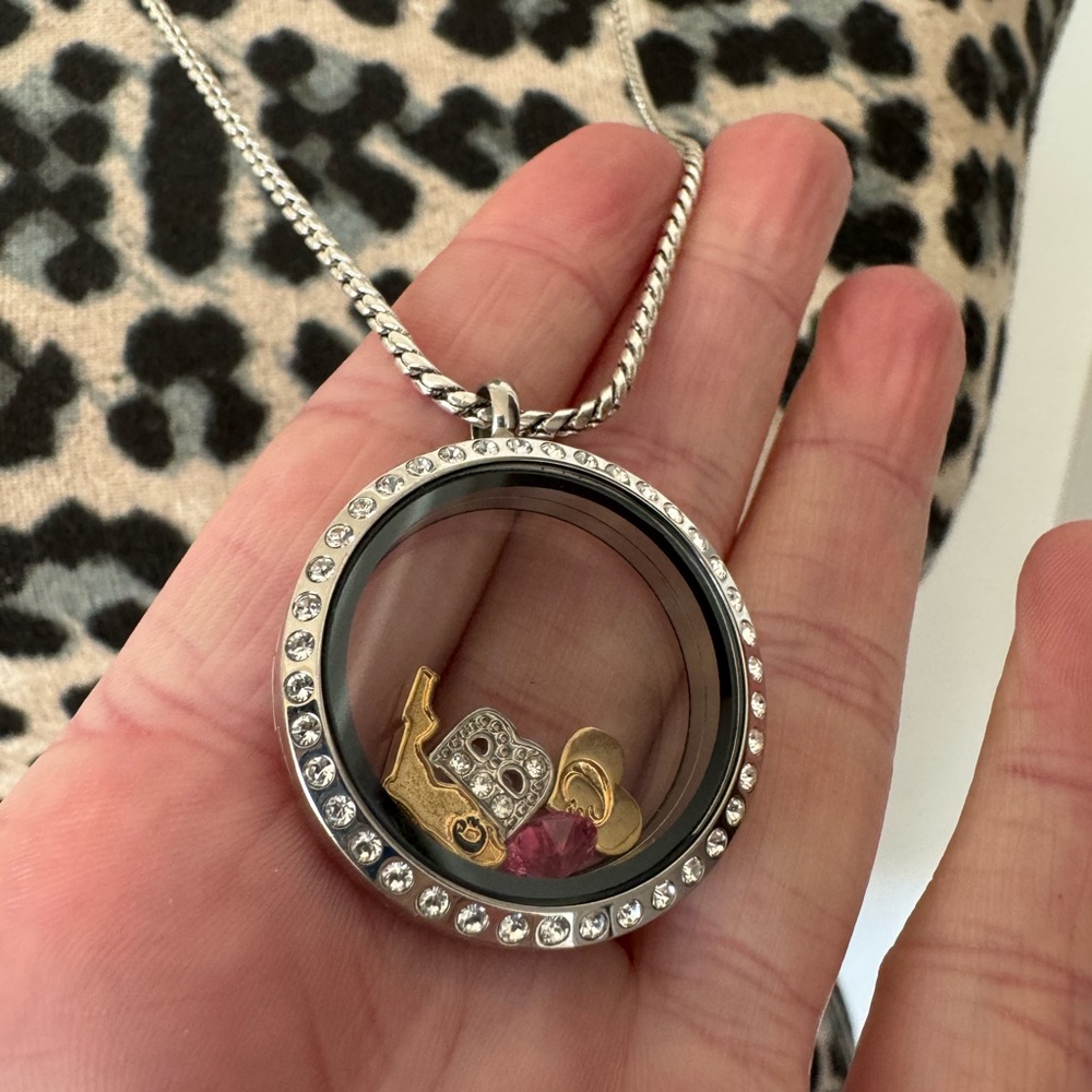 Origami Owl Silver Locket Necklace - Picture 2 of 10